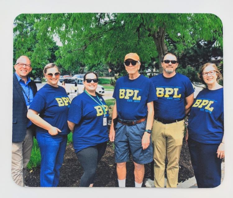 Mouse pad with six people